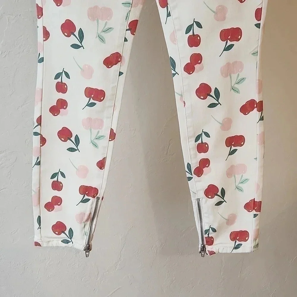 NWT ||FREE PEOPLE-BLANK NYC|| Cherry Print Jeans, Zippers At Ankle, White, Sz 27